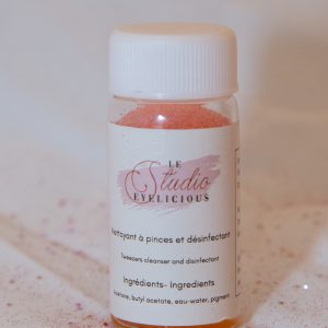 Tweezer cleanser