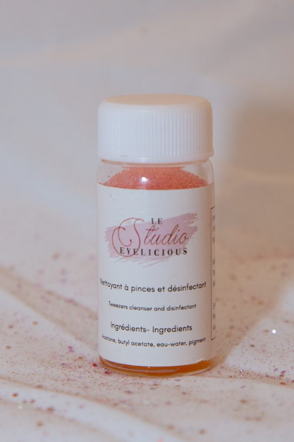 Tweezer cleanser