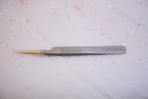 Tweezers