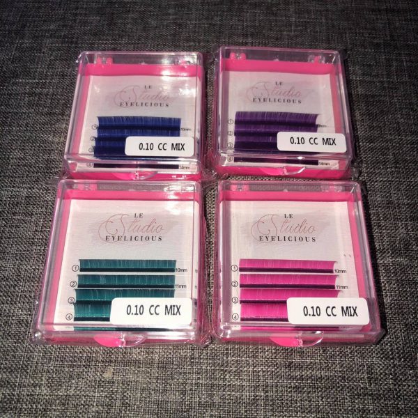 Cils de couleurs